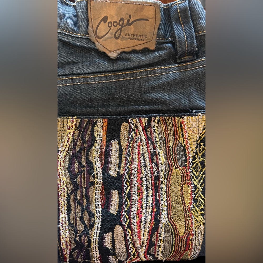 Embroidered pocket COOGI jeans and excellent condition.